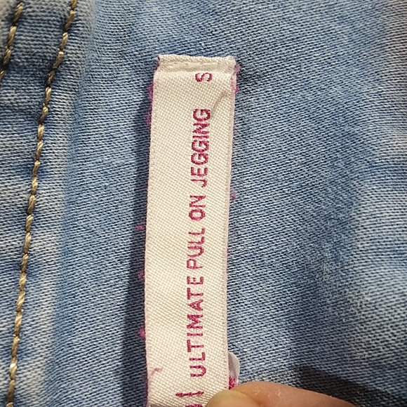 Kohl's Ultimate Pull On Light Blue Denim Jeggings Size Small with Pockets Kohls - Picture 3 of 5